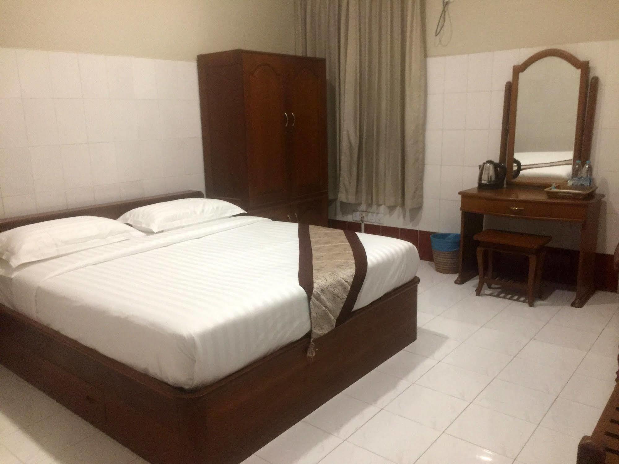 Ruby Garden Hotel Yangon Eksteriør bilde